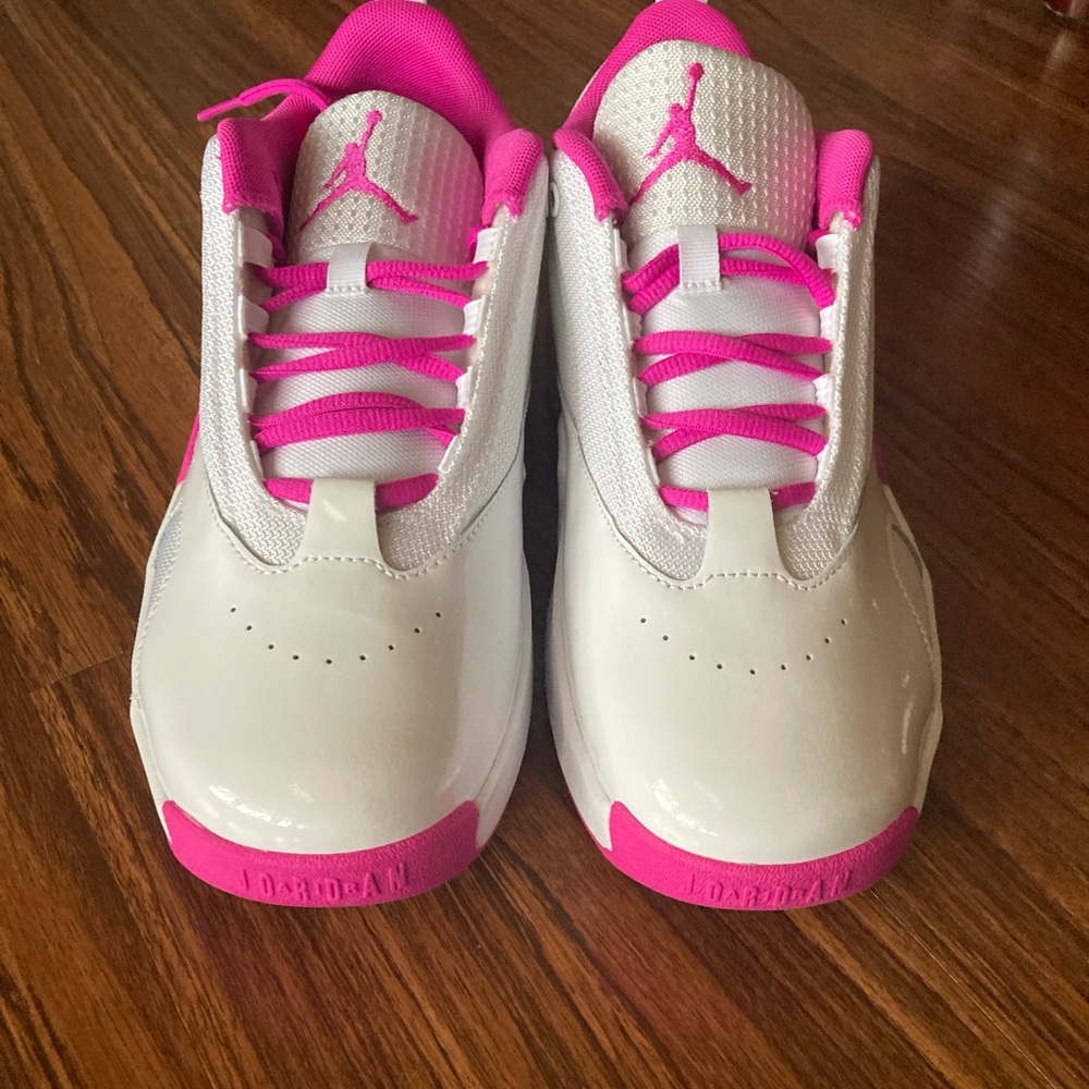 🆕🔥Jordan Max Aura 6White/Pink 6.5Y/Womens 8 - Picture 4 of 11